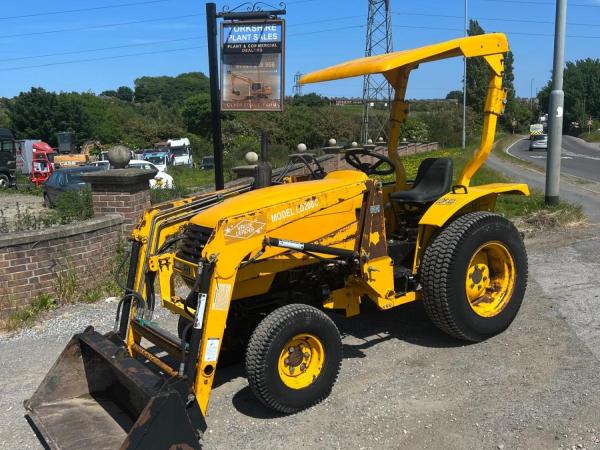DONGFENG LOADED TRACTOR