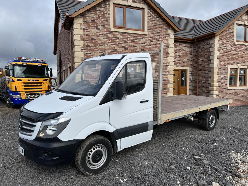 Mercedes sales sprinter flatbed